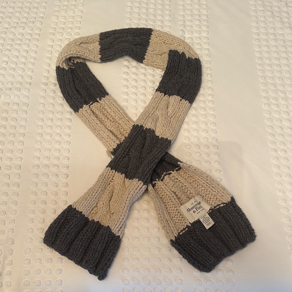 Abercrombie & Fitch Men's Black and Tan Scarf